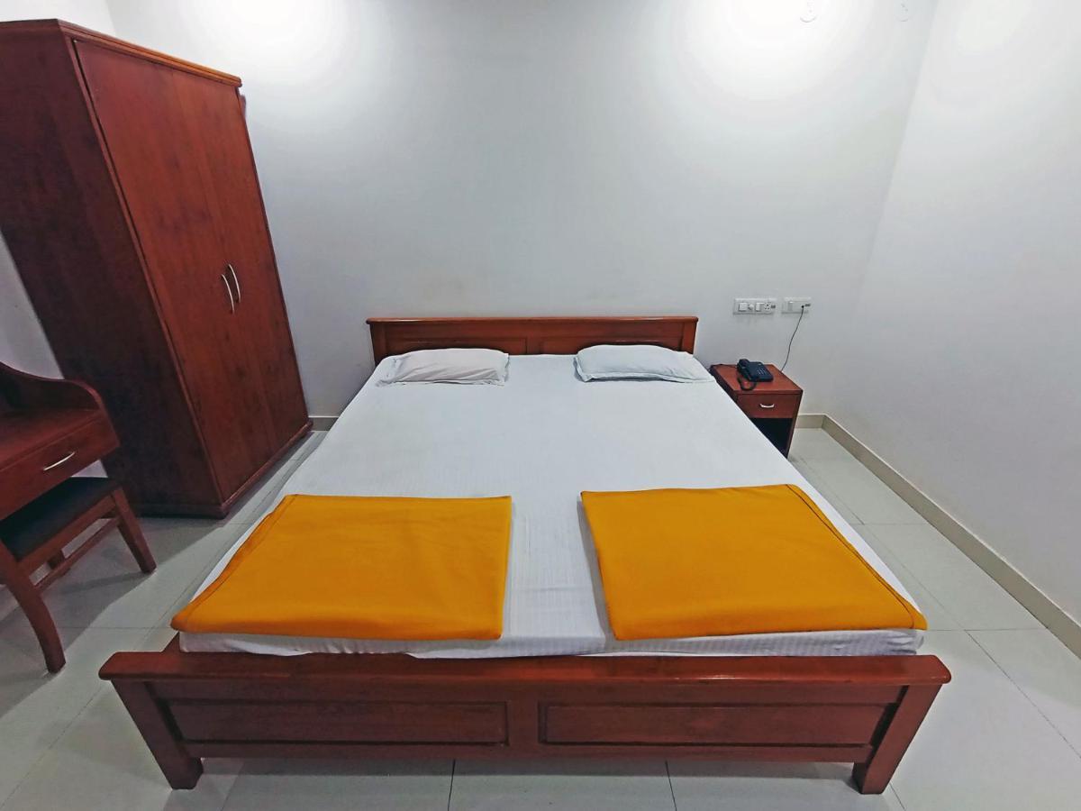 Staymaker Shri Shakti Residency ฮูบลิ ภายนอก รูปภาพ