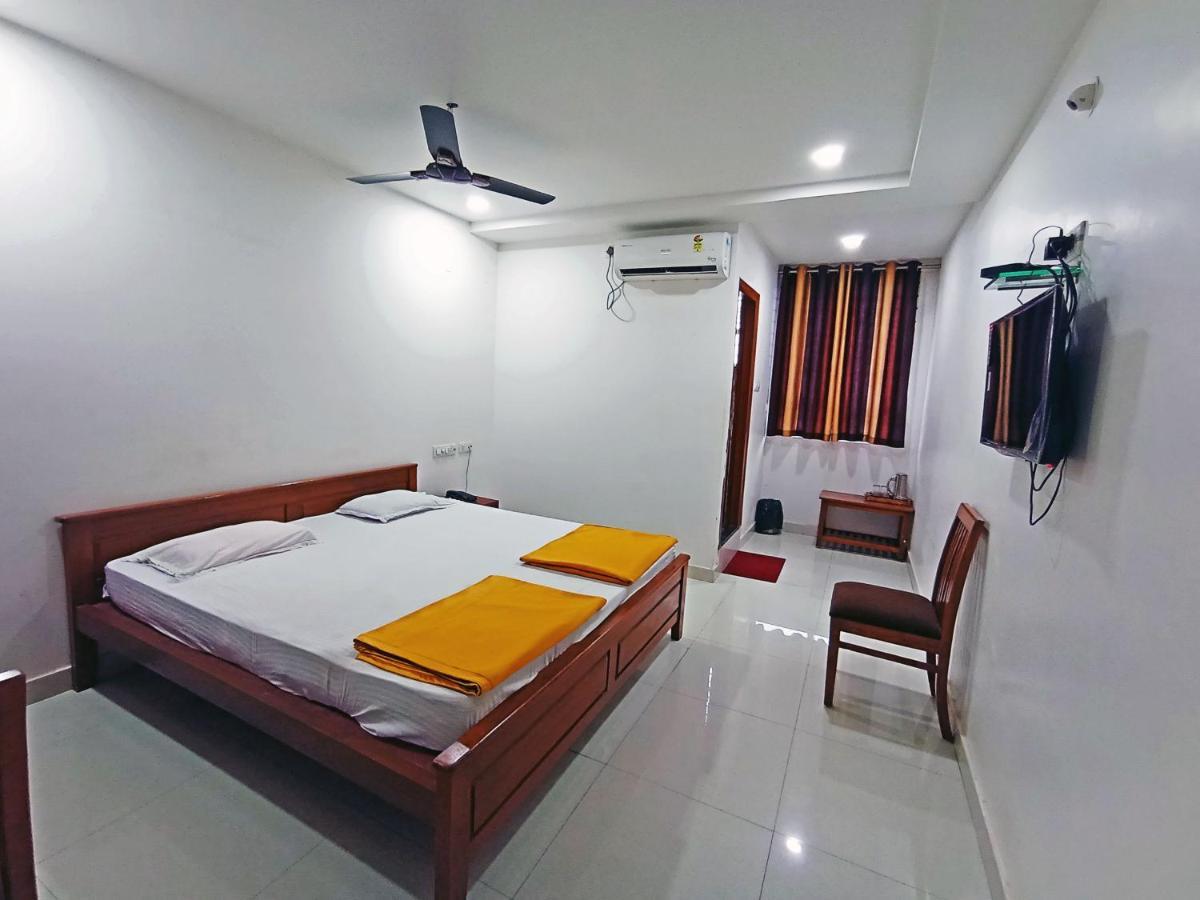 Staymaker Shri Shakti Residency ฮูบลิ ภายนอก รูปภาพ