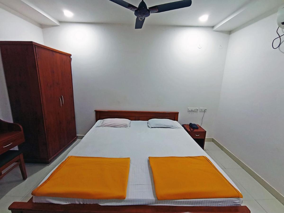 Staymaker Shri Shakti Residency ฮูบลิ ภายนอก รูปภาพ