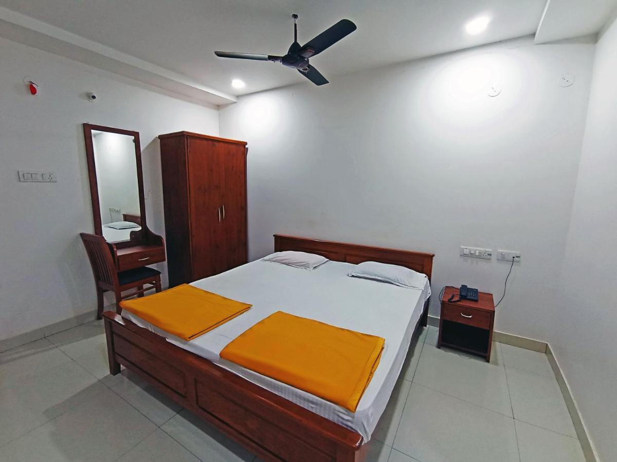 Staymaker Shri Shakti Residency ฮูบลิ ภายนอก รูปภาพ