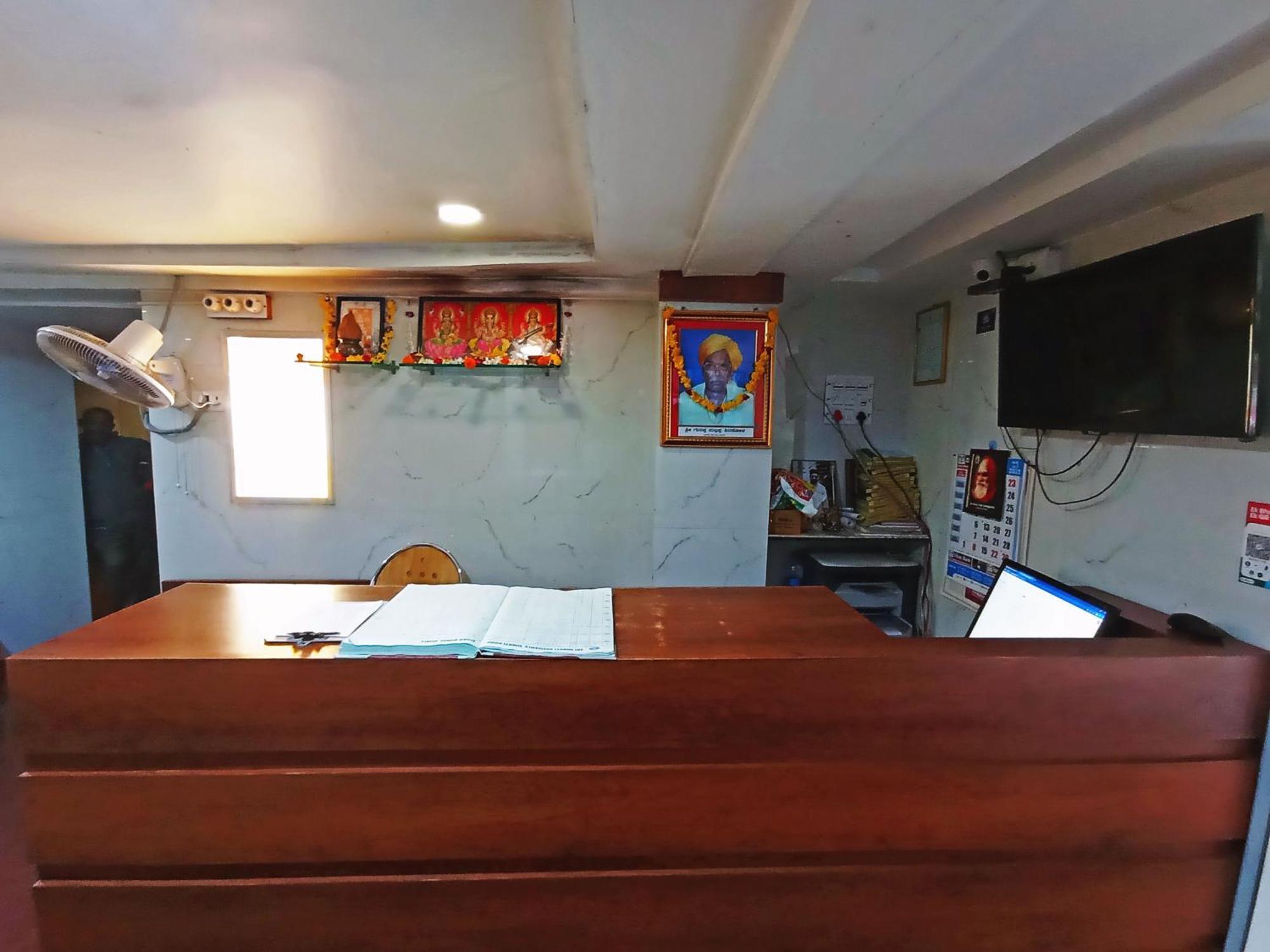 Staymaker Shri Shakti Residency ฮูบลิ ภายนอก รูปภาพ