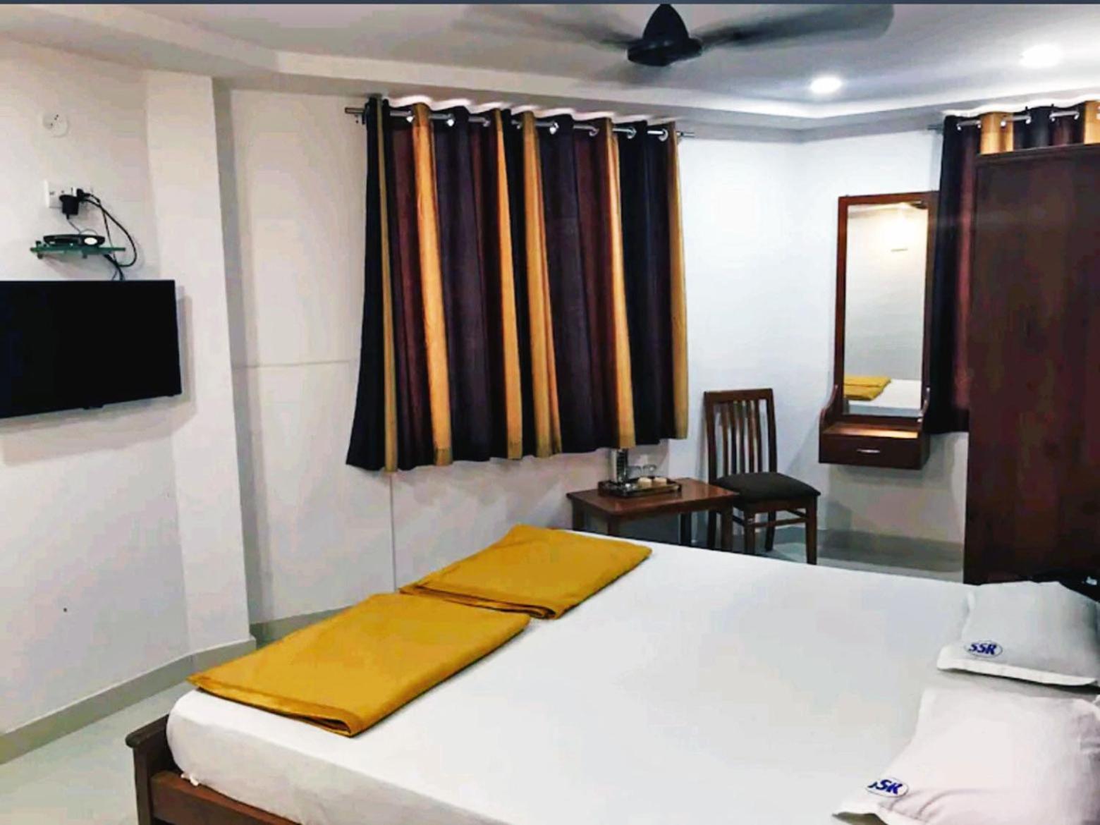 Staymaker Shri Shakti Residency ฮูบลิ ภายนอก รูปภาพ